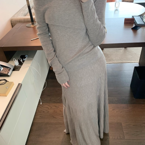 Light Mature Style Asymmetric Collar Long Sleeve Knit Sweater and High Waist Skirt Two Piece Set for Women 2025 Autumn New