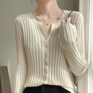 Women's V-Neck Button-Front Knit Cardigan Sweater Lightweight Loose Plus Size Fall Winter Outerwear